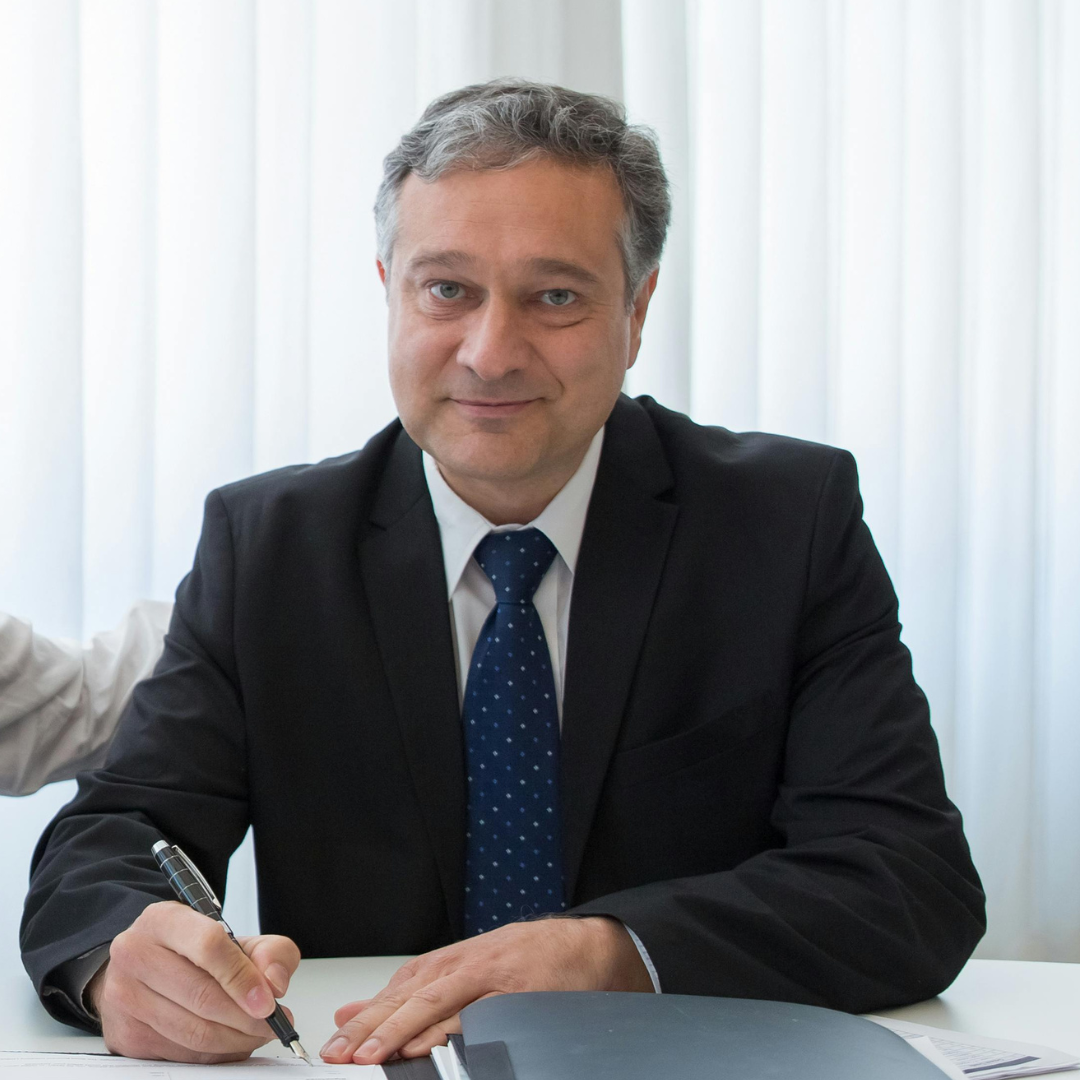 Dr. Ricardo Melo, advogado